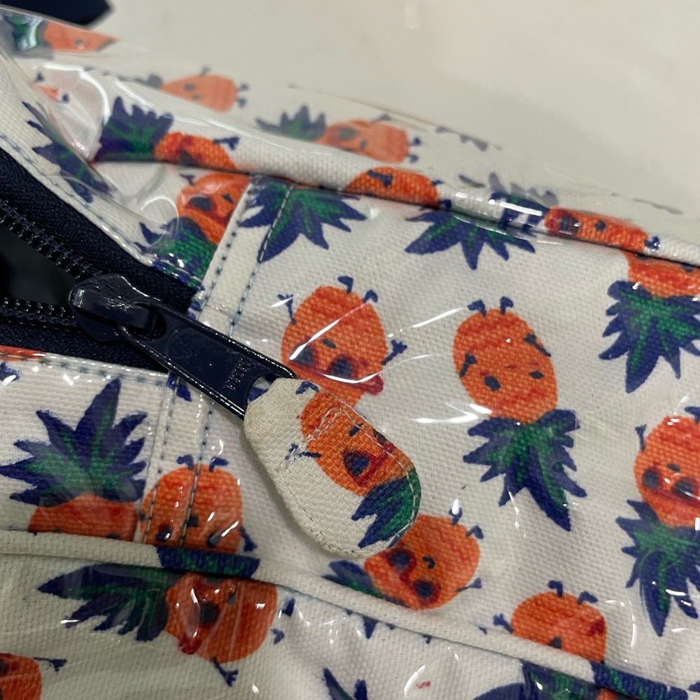 Roller Rabbit pineapple backpack NEVER USED - Picture 6 of 8